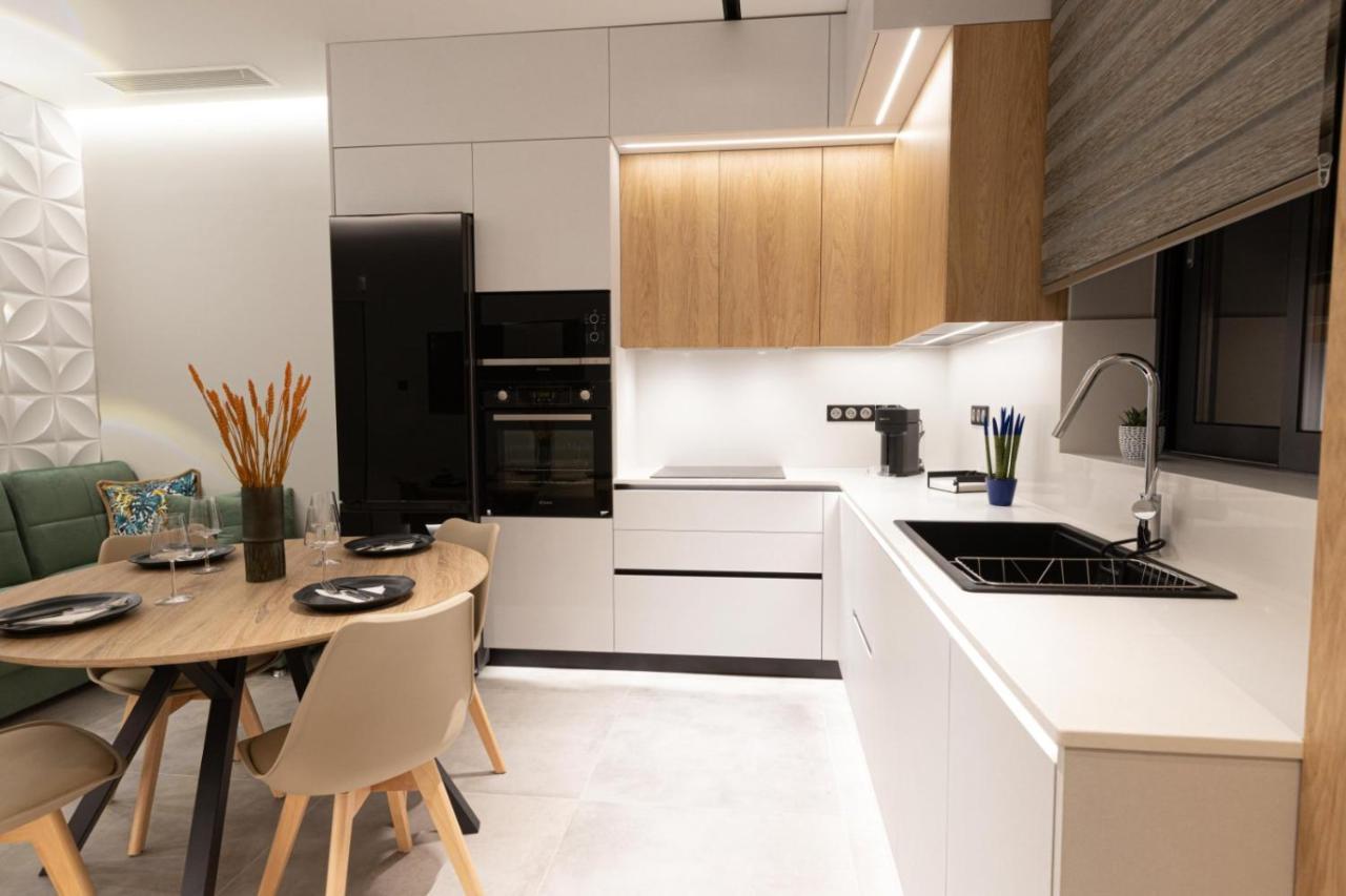 Billmar Luxury Apartment In The Center Of Гитио Екстериор снимка